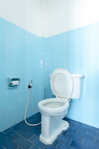 Bathroom 3, Chimphli Hotel, Khlung