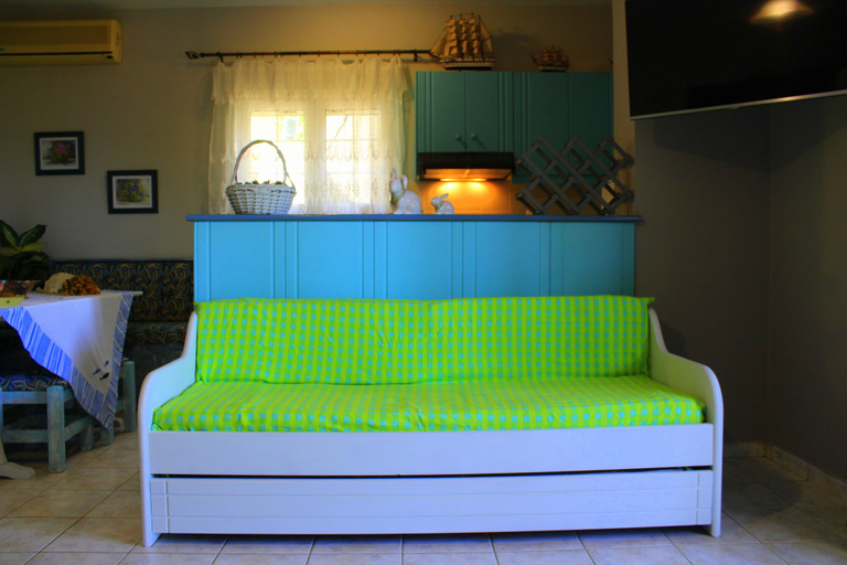 Bedroom 3, Tzaneria Apartments, Thessaly