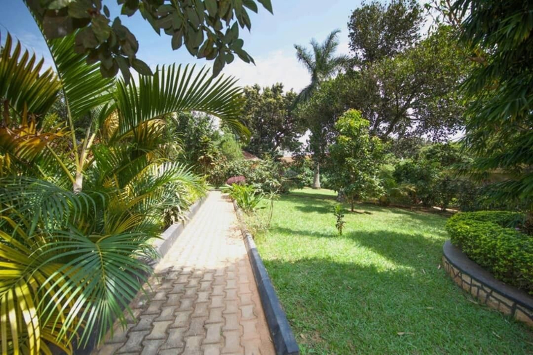 Others 5, Papyrus Guest House, Entebbe