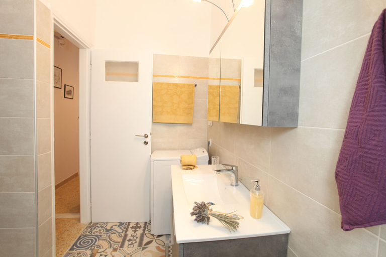 Bathroom 3, Your address in Koukaki, Attica