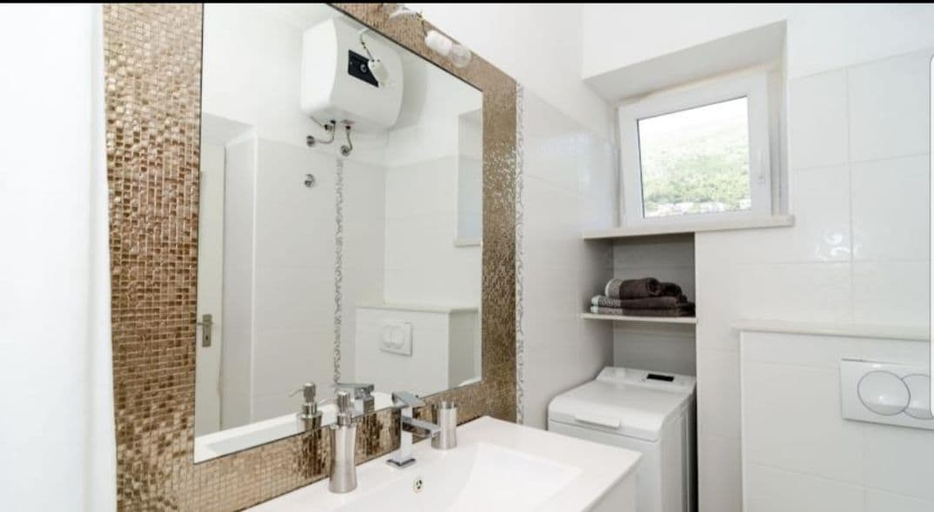 Bathroom 4, Apartments Vanessa, Dubrovnik