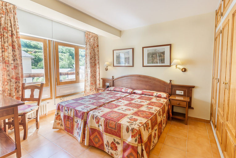 Bedroom 3, Hotel Montecarlo