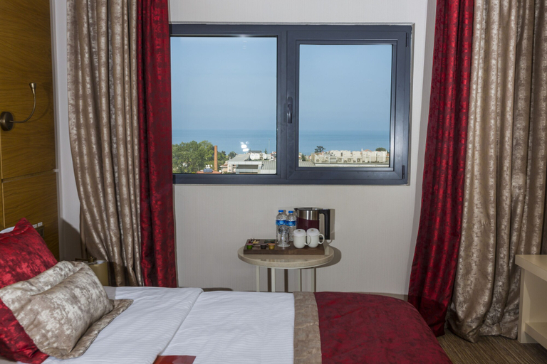 Bedroom 2, Kuhla Hotel, Yomra