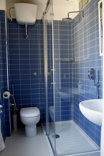 Bathroom 5, Le Finestre sul Vaticano, Rome