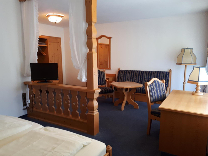 Bedroom 4, Hotel und Gasthof Spessarttor, Main-Spessart