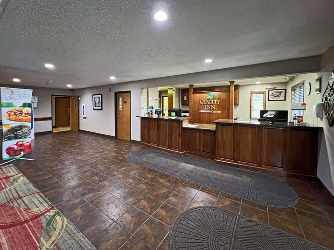 Others 5, Quality Inn Mitchell I-90, Davison