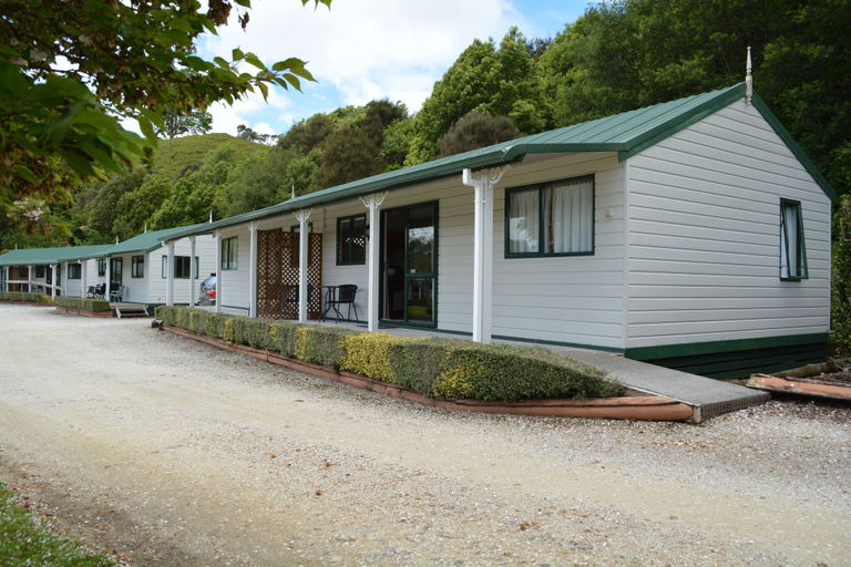Exterior & Views 2, Waitomo Top 10 Holiday Park, Waitomo