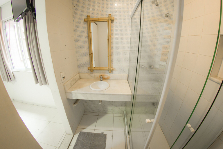 Bathroom 4, Bamboo Rio Hostel, Rio de Janeiro