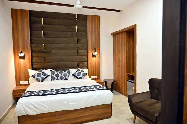 Bedroom 3, Hotel Karan Residency, Amritsar