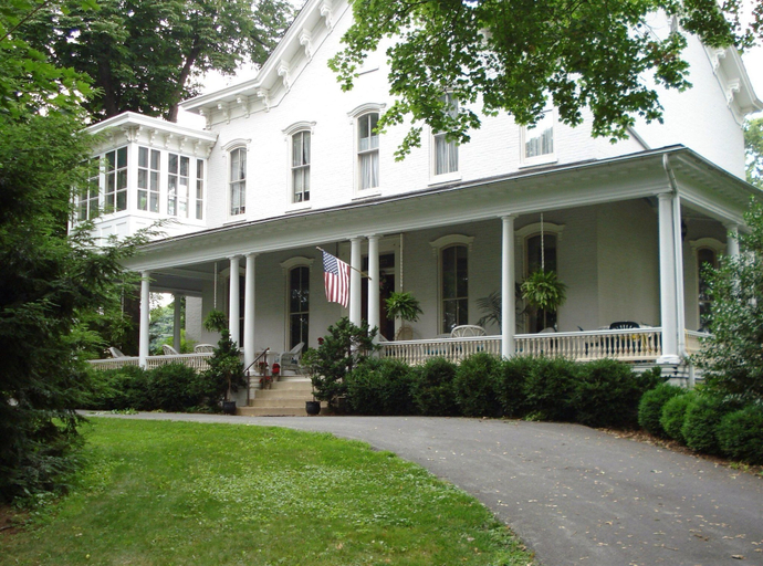 Exterior & Views