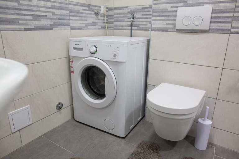 Bathroom 3, Serious Job Apartment, Dubrovnik
