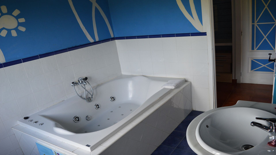 Bathroom 4, Posada El Valle, Cantabria