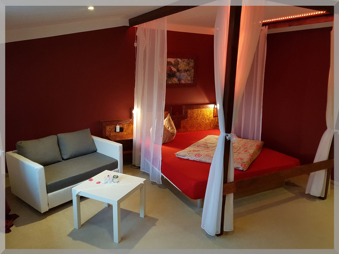 Bedroom 3, Landhotel Trampe, Barnim