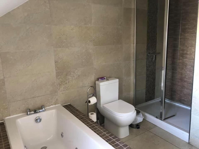 Bathroom 3, Harcourt Place, North Yorkshire
