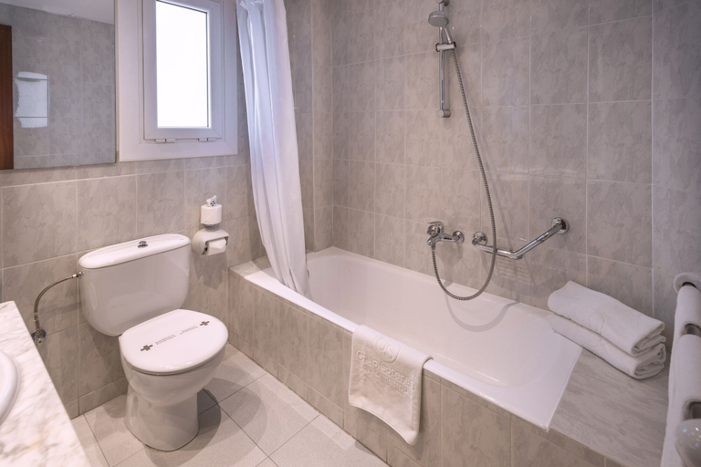 Bathroom 5, Hotel Ciudad de Castelldefels, Barcelona