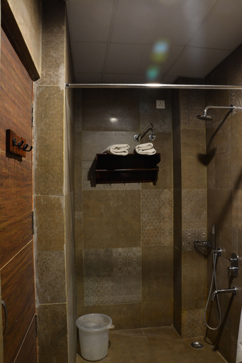Bathroom 3, Hotel Shambhu Villas, Udaipur
