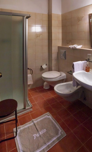 Bathroom, Hotel Paladin, Trento