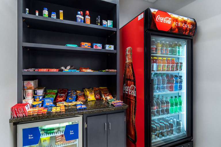 Food & Drinks 5, Comfort Suites McDonough Atlanta South, Henry