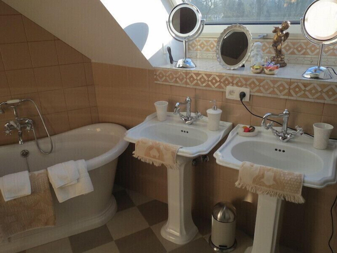 Bathroom 4, B&B Jan Van Ghent, Oost-Vlaanderen