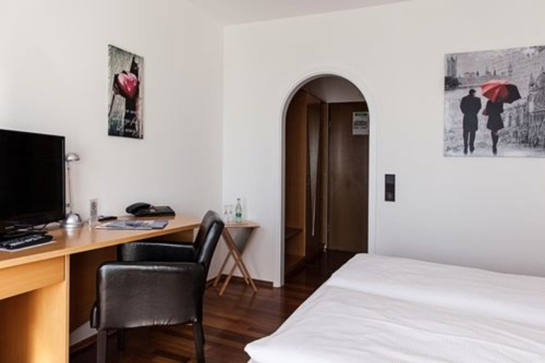 Bedroom 3, Hotel Restaurant Kaiser, Böblingen