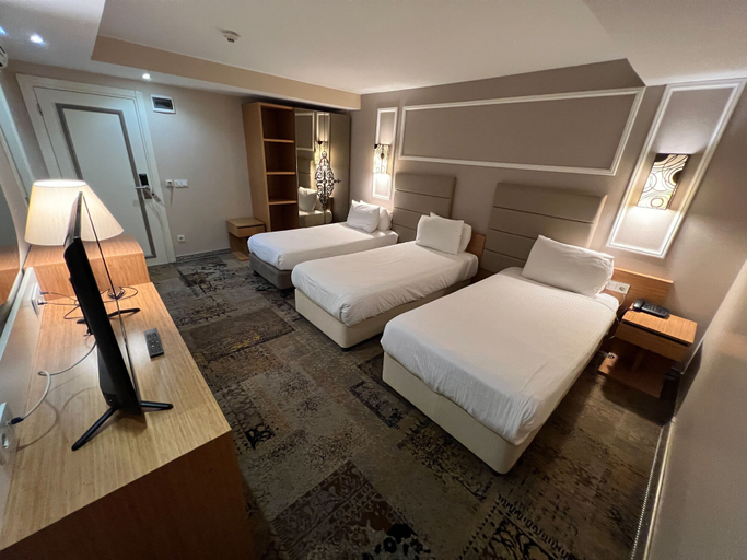 Bedroom 1, All Seasons Hotel, Fatih