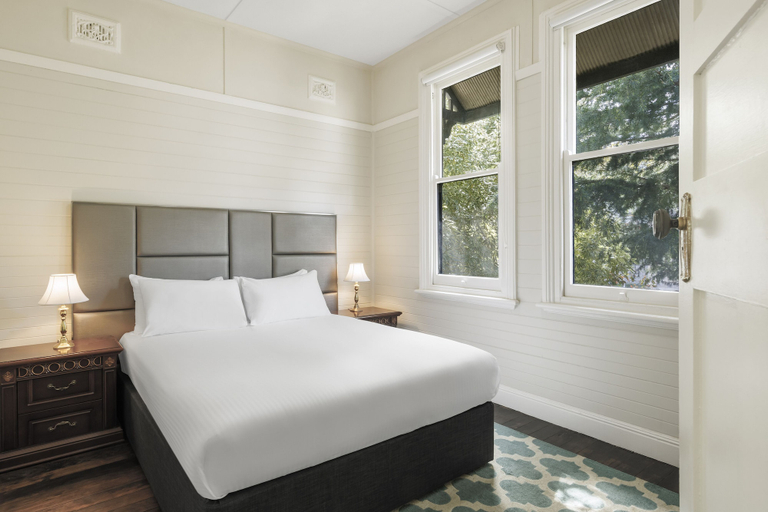 Bedroom 5, Hotel Blue & Cottages, Katoomba, Blue Mountains