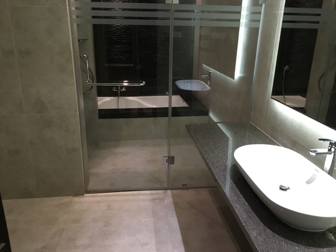 Bathroom 3, The Ocean Pearl Resort And Spa, Dharwad