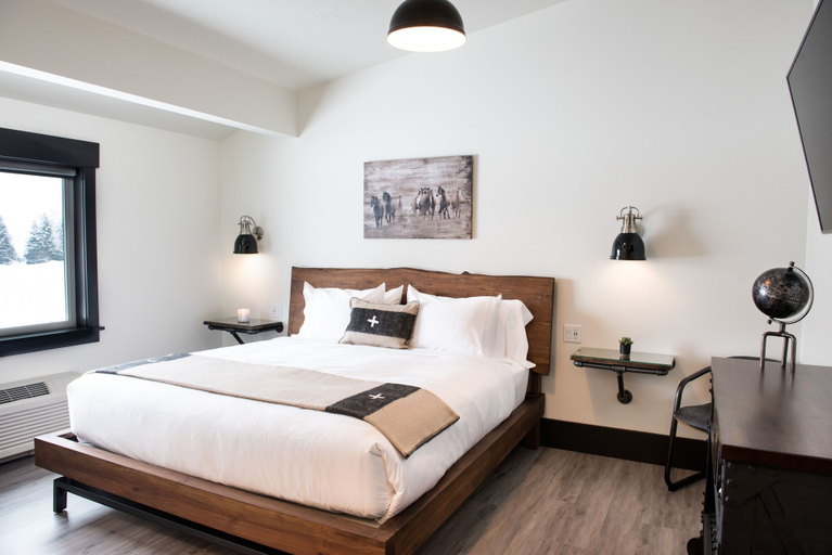 Bedroom 3, Compass Rose Lodge, Weber