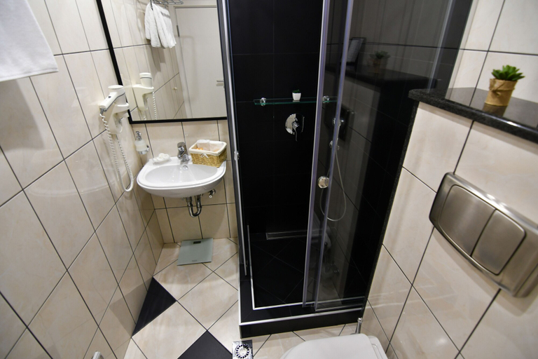 Bathroom 5, Boutique Hotel Kredo