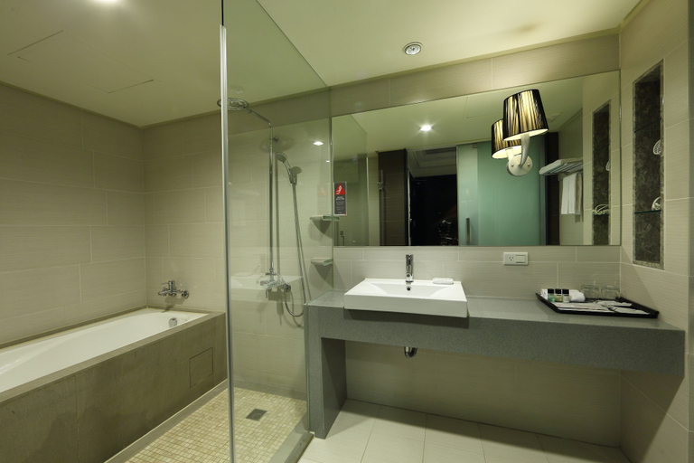 Bathroom 5, Urban Hotel 33, Kaohsiung