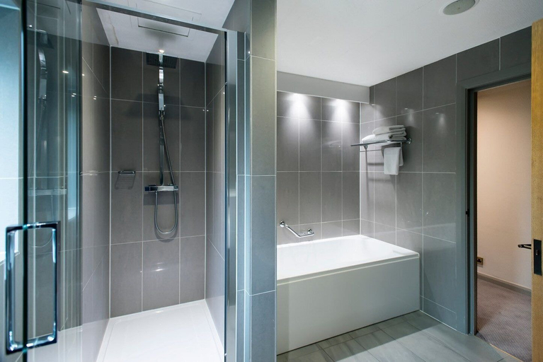Bathroom 4, Vale Resort, Vale of Glamorgan