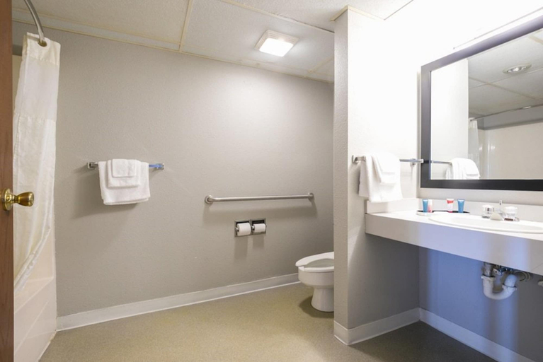 Bathroom 4, FairBridge Inn Express, Monroe City, Monroe