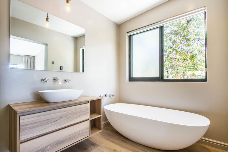 Bathroom 5, Hlangana Lodge, Eden