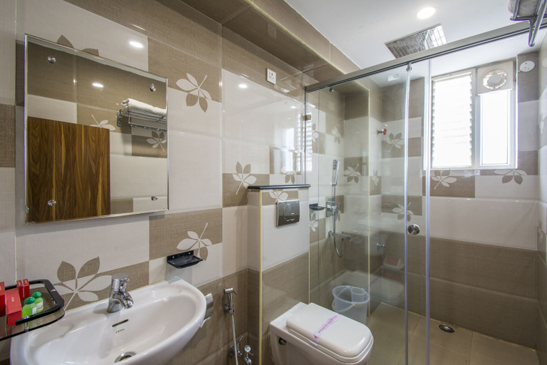 Bathroom 4, Ostin Viceroy Grand, Guntur