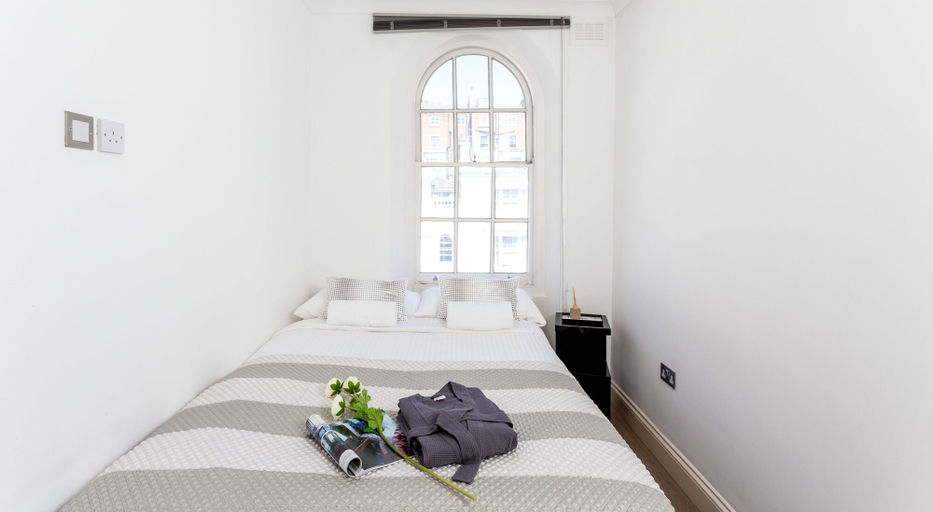 Bedroom 2, Gloucester Terrace by Lime Street, London