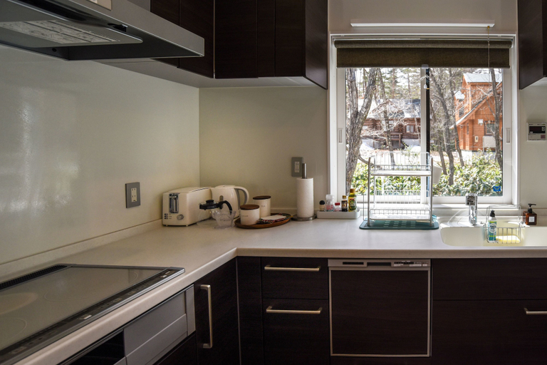 Others 5, Holly House, Hakuba