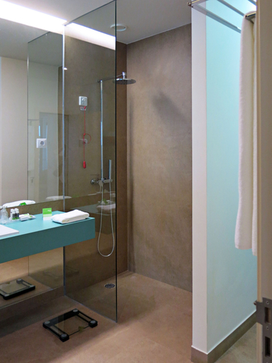 Bathroom 4, INATEL Albufeira, Albufeira