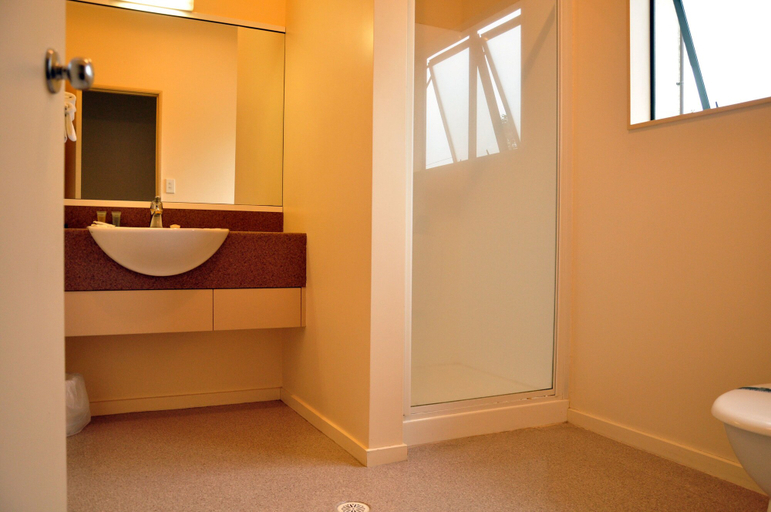 Bathroom 4, O'Reillys Motel, Matamata-Piako