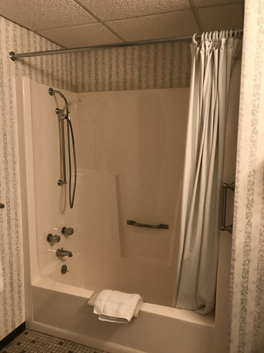 Bathroom 4, Brentwood Motor Inn, Marquette