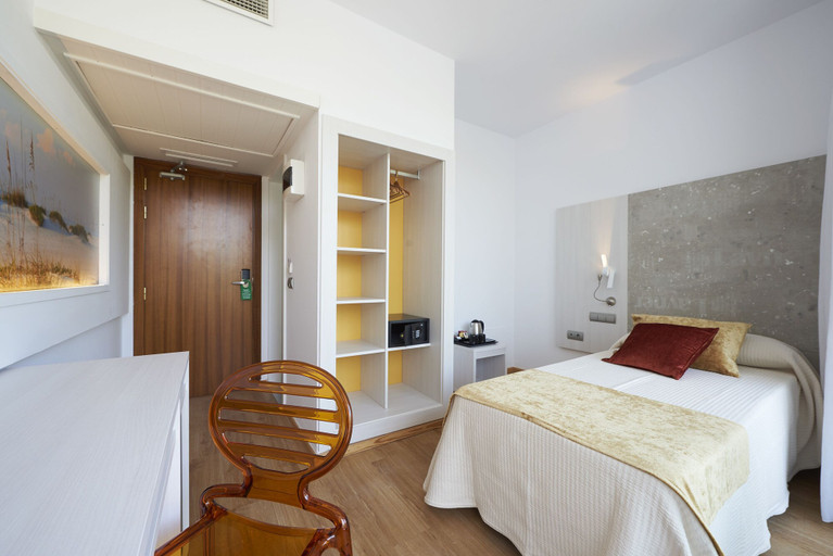 Bedroom 3, Hotel Abrat, Baleares