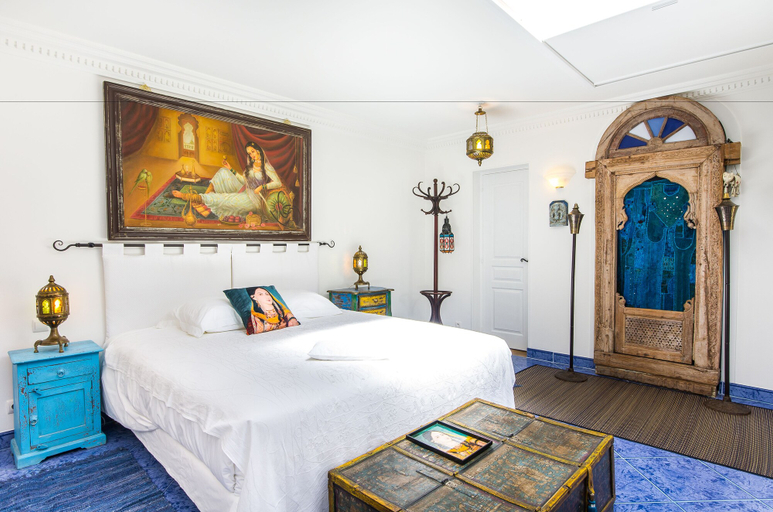 Bedroom 4, L'Home Du Monde, Calvados