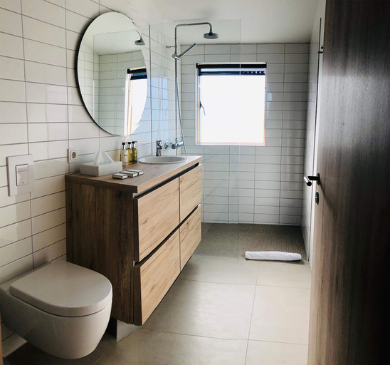 Bathroom 3, Kerbyggd: Luxury House and Cottage in Golden Circle, Grímsnes- og Grafningshreppur