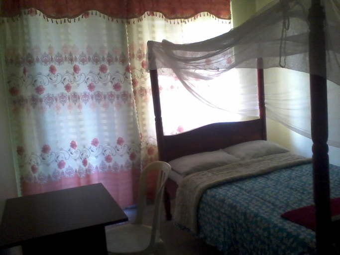 Bedroom 2, Georgies Harvest Motel, Mukono