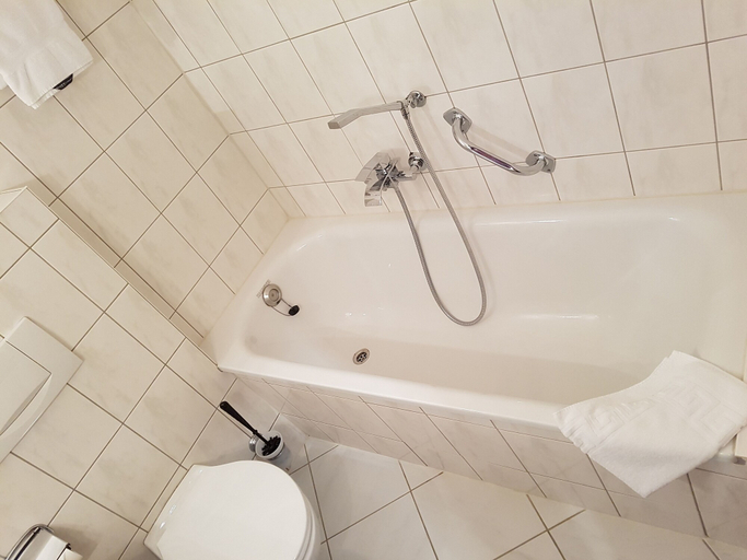 Bathroom 5, Landhotel Trampe, Barnim