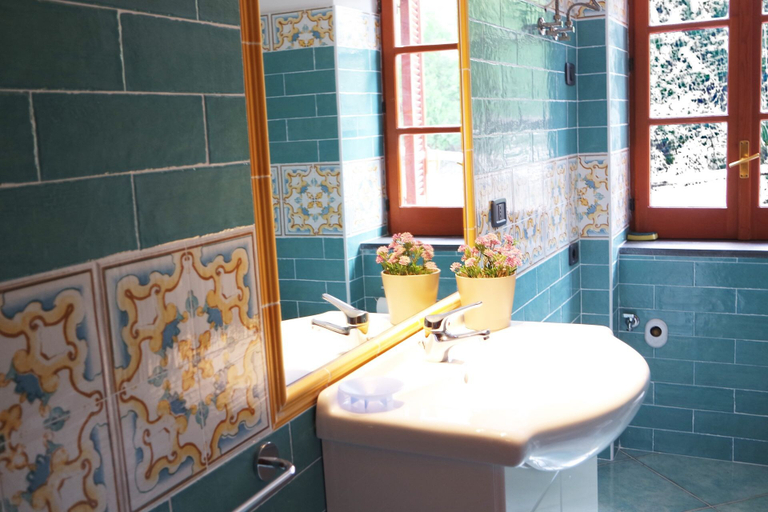 Bathroom 4, Residenza dei Filosofi, Salerno