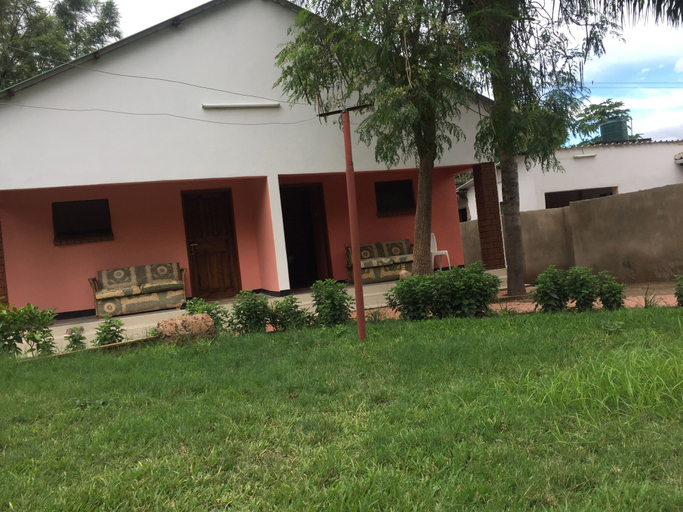 Others 5, Divine Guest House, Livingstone