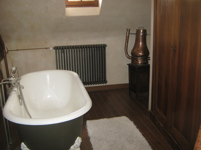 Bathroom 3, La Maison d' Hôtes de Plessis, Yonne