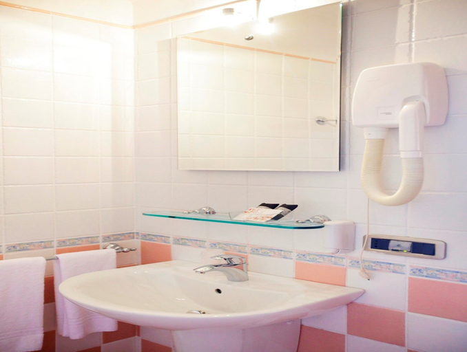 Bathroom 4, Hotel Garibaldi, Frosinone