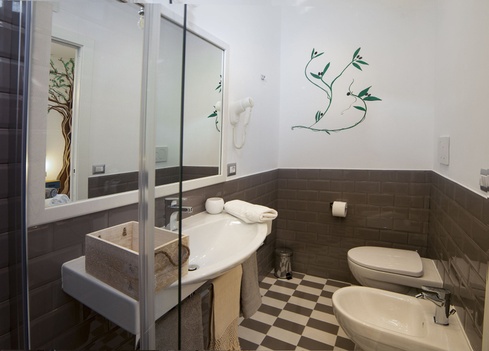 Bathroom 5, Mario Relais, Napoli