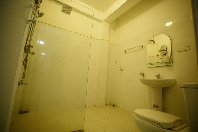 Bathroom 4, Tharanga Surfing Villa, Habaraduwa